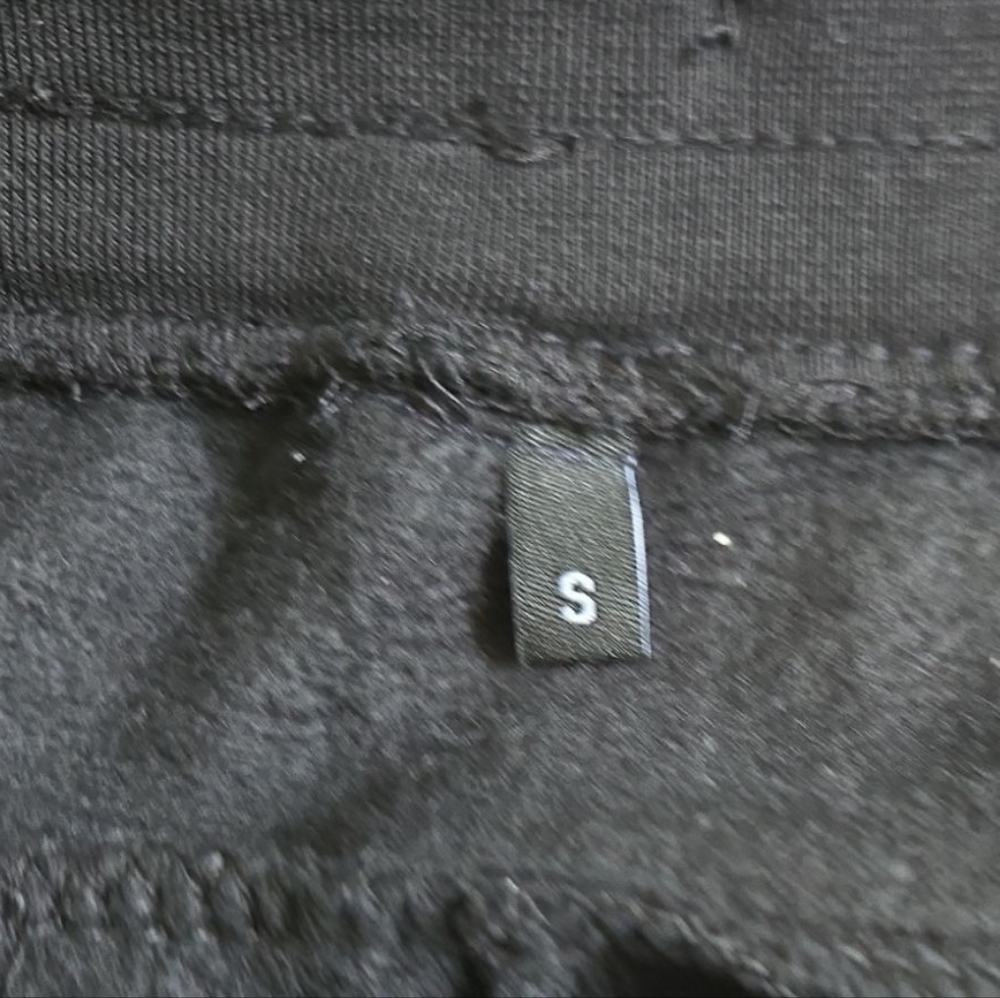 Black Currents Graphic Jogger Pants - Picture 5 of 7